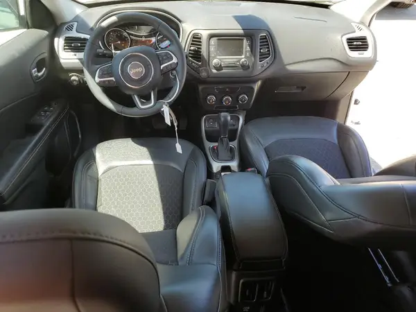 3C4NJCBB8JT495295 2018 JEEP COMPASS - Image 8