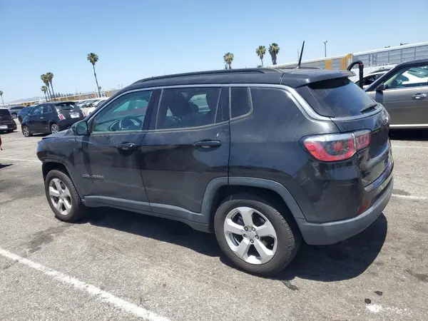 3C4NJCBB8JT495393 2018 JEEP COMPASS - Image 2