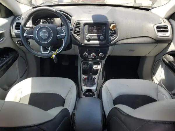 3C4NJCBB8JT495393 2018 JEEP COMPASS - Image 8