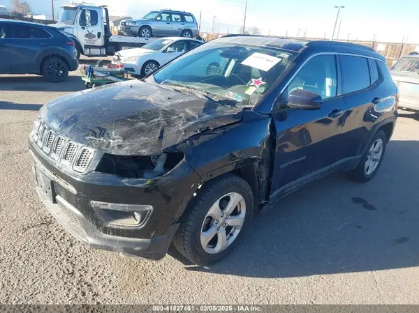 3C4NJCBB8JT495426 2018 JEEP COMPASS - Image 2