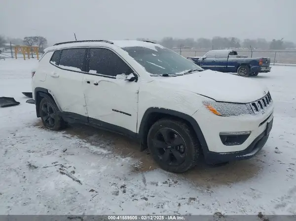 3C4NJCBB8JT502584 2018 JEEP COMPASS - Image 1
