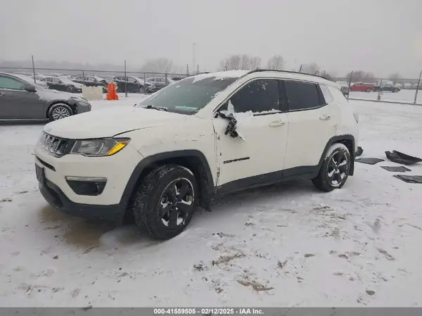 3C4NJCBB8JT502584 2018 JEEP COMPASS - Image 2