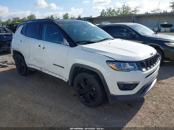 3C4NJCBB8JT502861 2018 JEEP COMPASS - Image 1