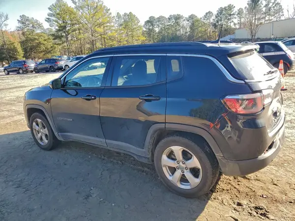 3C4NJCBB8KT614190 2019 JEEP COMPASS - Image 2