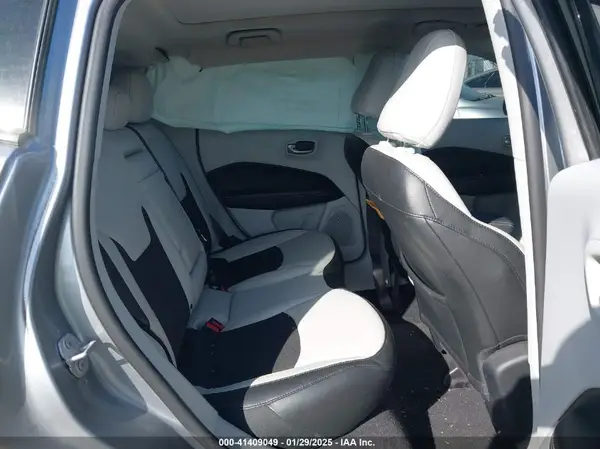 3C4NJCBB8KT615792 2019 JEEP COMPASS - Image 8