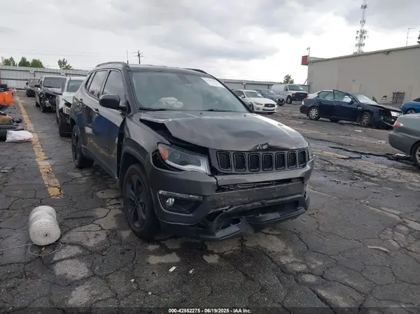 3C4NJCBB8KT617753 2019 JEEP COMPASS - Image 1