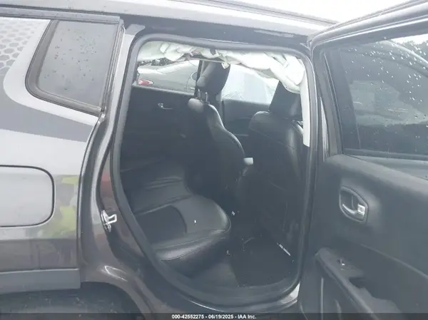 3C4NJCBB8KT617753 2019 JEEP COMPASS - Image 8