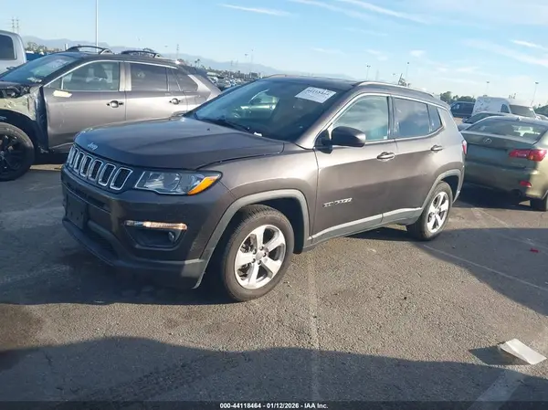 3C4NJCBB8KT637274 2019 JEEP COMPASS - Image 2