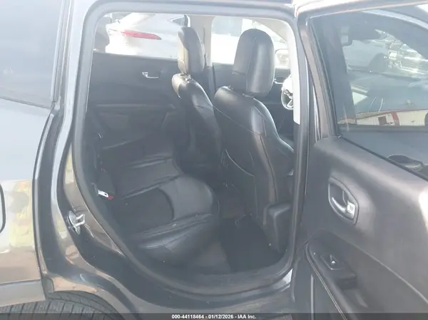 3C4NJCBB8KT637274 2019 JEEP COMPASS - Image 8