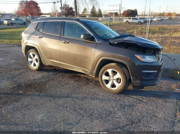 3C4NJCBB8KT658559 2019 JEEP COMPASS - Image 1