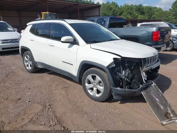 3C4NJCBB8KT715780 2019 JEEP COMPASS - Image 1