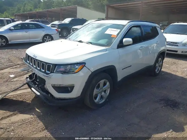 3C4NJCBB8KT715780 2019 JEEP COMPASS - Image 2
