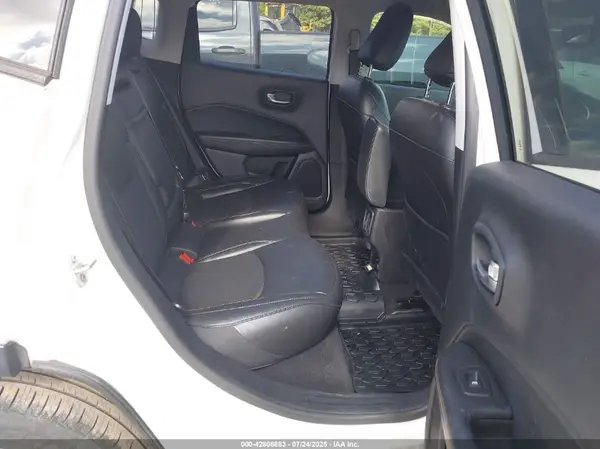 3C4NJCBB8KT715780 2019 JEEP COMPASS - Image 8