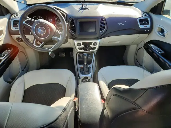 3C4NJCBB8KT736547 2019 JEEP COMPASS - Image 8