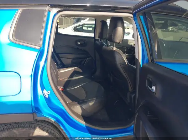 3C4NJCBB8KT743529 2019 JEEP COMPASS - Image 8