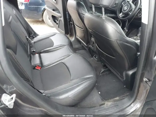 3C4NJCBB8KT743756 2019 JEEP COMPASS - Image 8