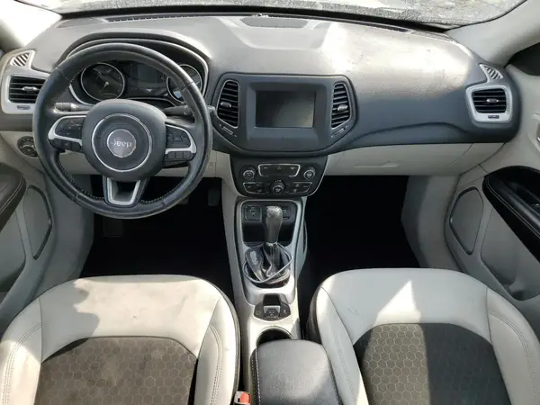 3C4NJCBB8KT769743 2019 JEEP COMPASS - Image 8