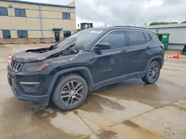 3C4NJCBB8KT832128 2019 JEEP COMPASS - Image 1