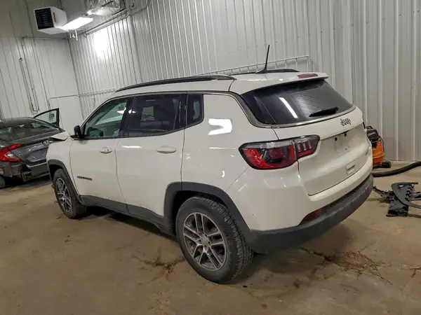 3C4NJCBB8KT834655 2019 JEEP COMPASS - Image 2
