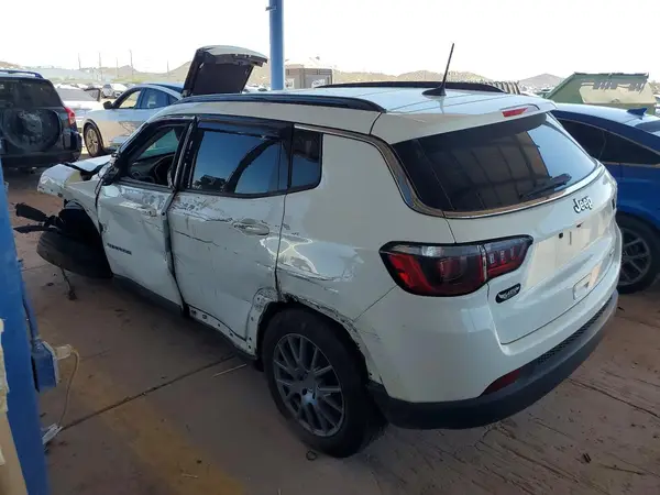 3C4NJCBB8KT843761 2019 JEEP COMPASS - Image 2