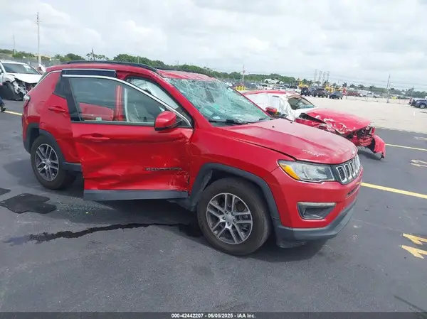 3C4NJCBB8KT843811 2019 JEEP COMPASS - Image 1