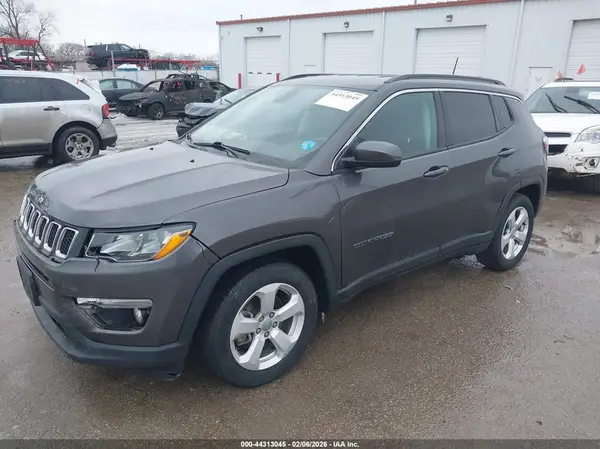 3C4NJCBB8KT855151 2019 JEEP COMPASS - Image 2
