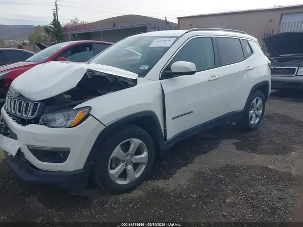 3C4NJCBB8KT855523 2019 JEEP COMPASS - Image 2