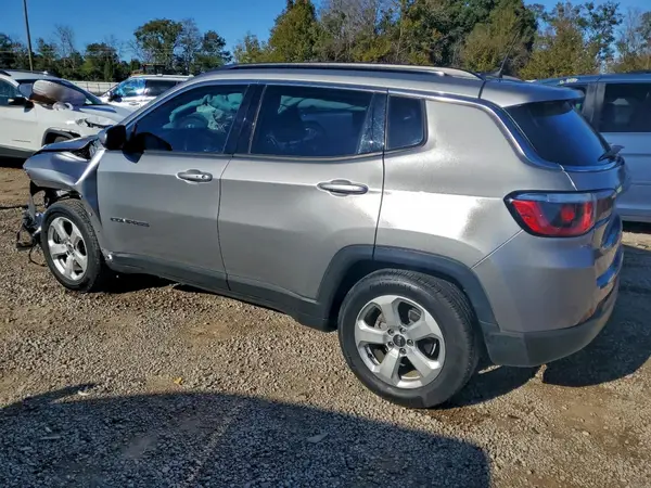 3C4NJCBB8KT856283 2019 JEEP COMPASS - Image 2