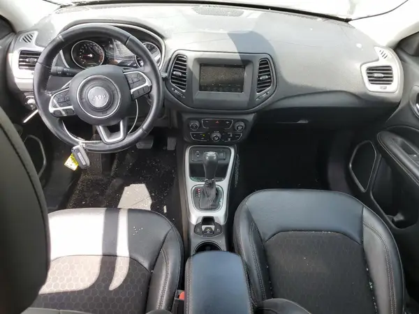 3C4NJCBB8LT162064 2020 JEEP COMPASS - Image 8