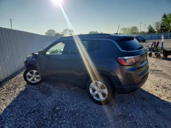 3C4NJCBB8LT166275 2020 JEEP COMPASS - Image 2