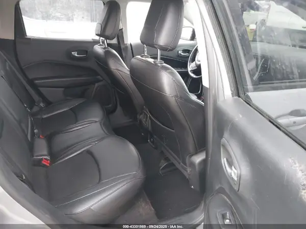 3C4NJCBB8LT241802 2020 JEEP COMPASS - Image 8