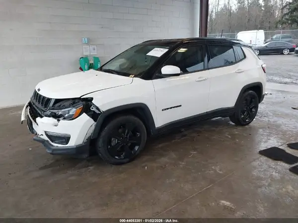 3C4NJCBB8LT257563 2020 JEEP COMPASS - Image 2