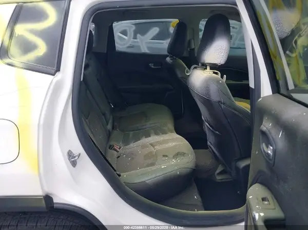 3C4NJCBB8LT258891 2020 JEEP COMPASS - Image 8