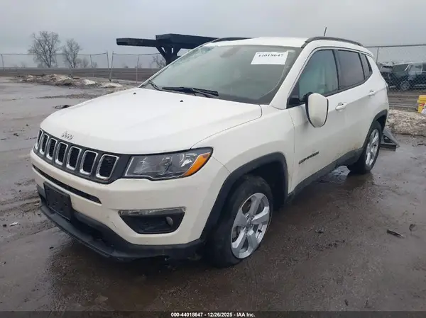 3C4NJCBB8MT505733 2021 JEEP COMPASS - Image 2