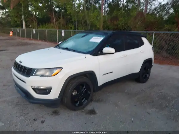 3C4NJCBB8MT538988 2021 JEEP COMPASS - Image 2