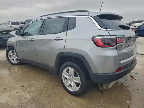 3C4NJCBB8NT137300 2022 JEEP COMPASS - Image 2