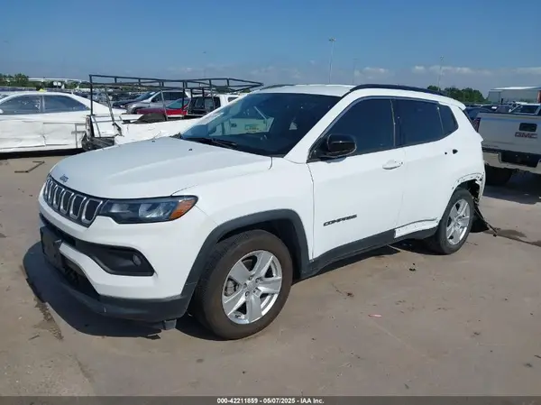 3C4NJCBB8NT137619 2022 JEEP COMPASS - Image 2