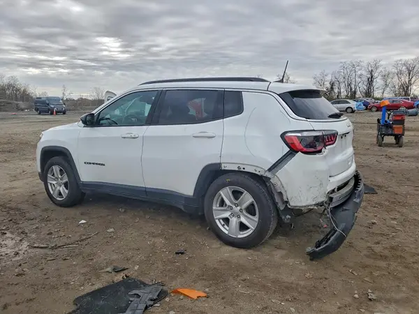 3C4NJCBB8NT138043 2022 JEEP COMPASS - Image 2
