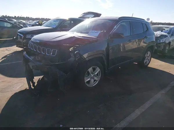 3C4NJCBB8NT138401 2022 JEEP COMPASS - Image 2