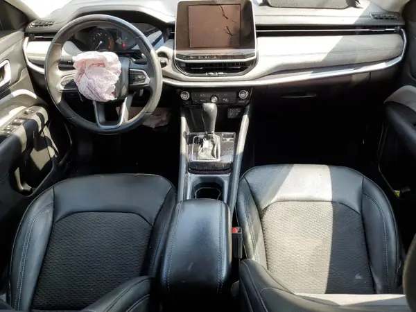 3C4NJCBB8NT138642 2022 JEEP COMPASS - Image 8