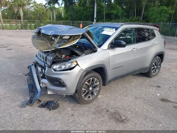 3C4NJCBB8NT138706 2022 JEEP COMPASS - Image 2