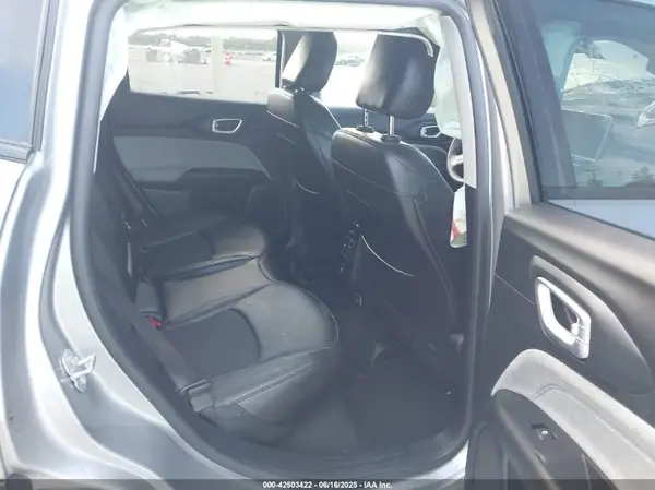 3C4NJCBB8NT138706 2022 JEEP COMPASS - Image 8