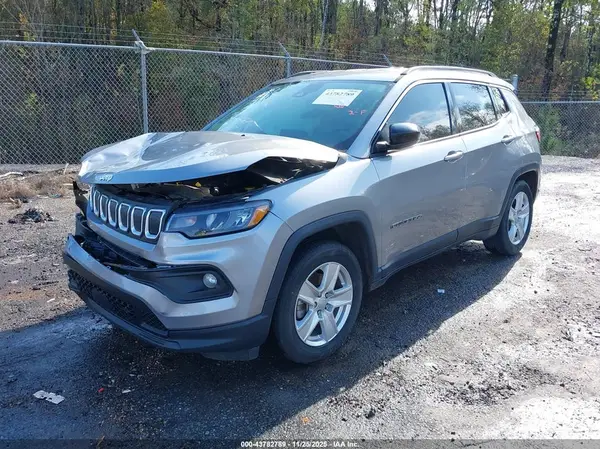 3C4NJCBB8NT139032 2022 JEEP COMPASS - Image 2
