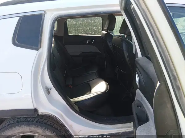 3C4NJCBB8NT139550 2022 JEEP COMPASS - Image 8