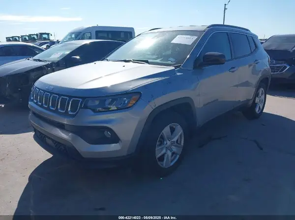 3C4NJCBB8NT174914 2022 JEEP COMPASS - Image 2