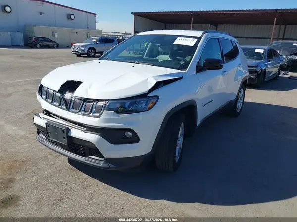 3C4NJCBB8NT188313 2022 JEEP COMPASS - Image 2