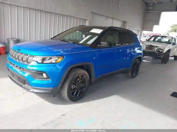 3C4NJCBB8NT192488 2022 JEEP COMPASS - Image 2
