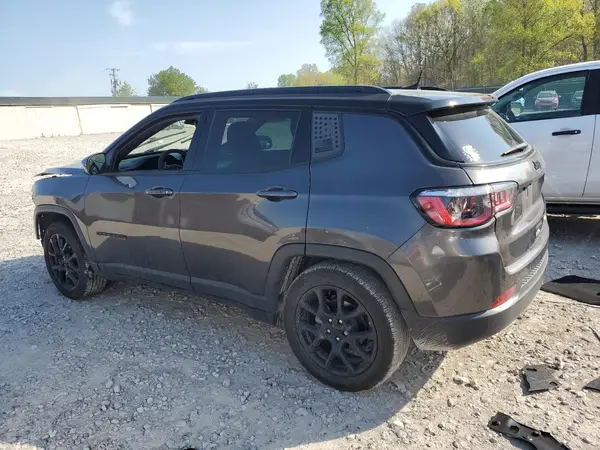 3C4NJCBB8NT234318 2022 JEEP COMPASS - Image 2