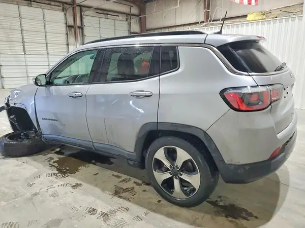 3C4NJCBB9HT653184 2017 JEEP COMPASS - Image 2