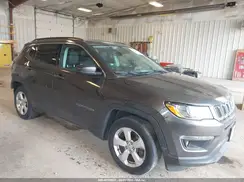 3C4NJCBB9JT105661 2018 JEEP COMPASS
